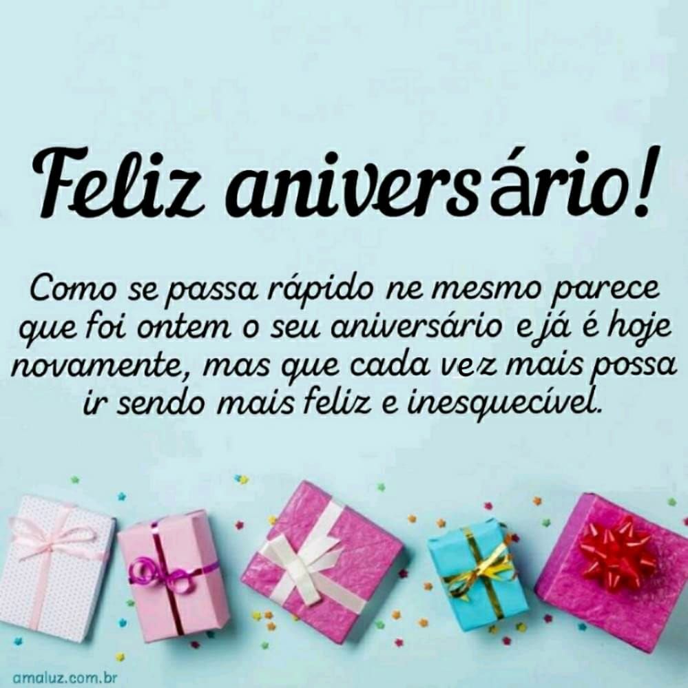 imagem azul com presentes de feliz aniversario para prima