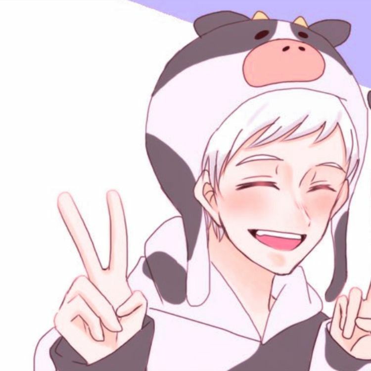 menino com pijama de boi