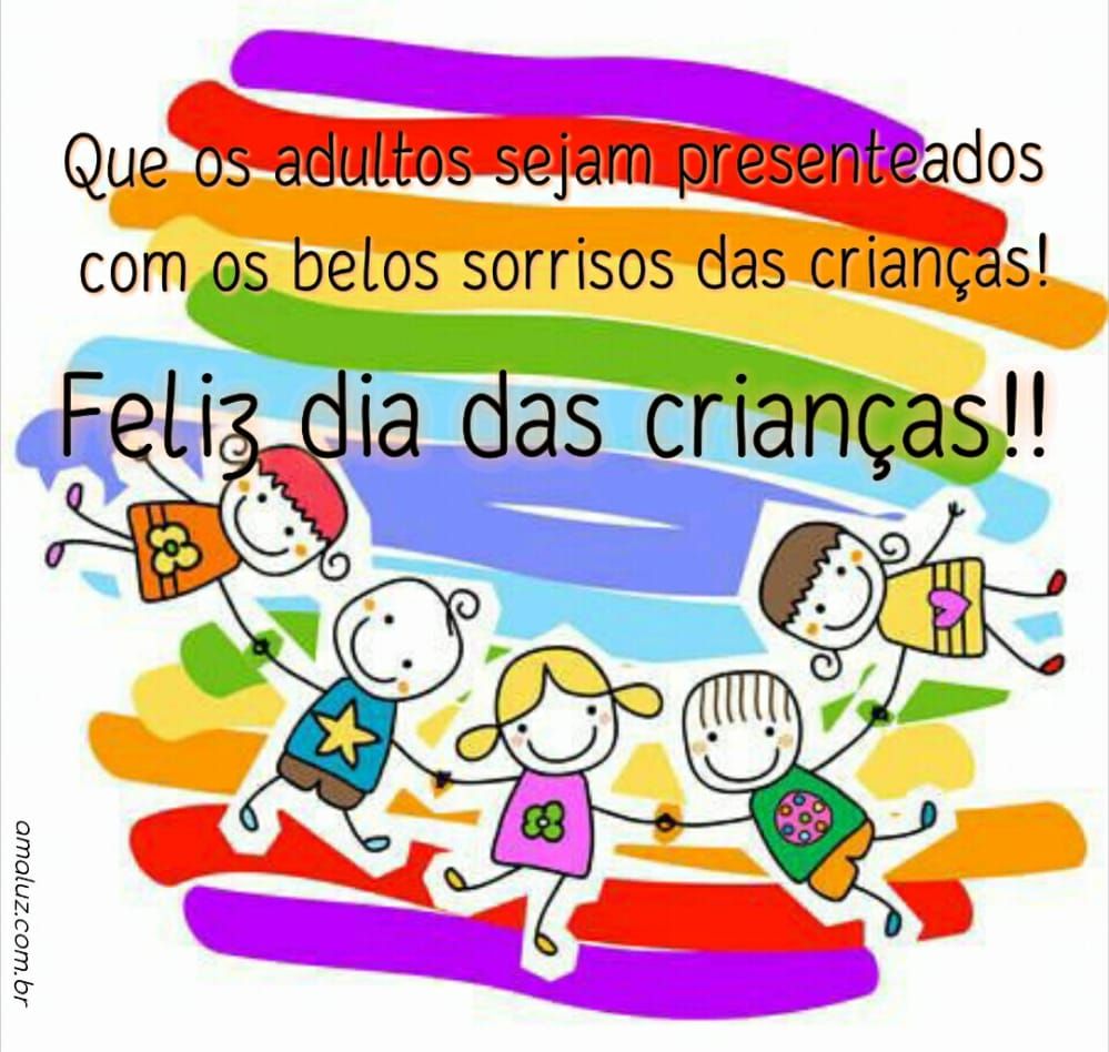 adultos presentiados por sorrisos de crianças