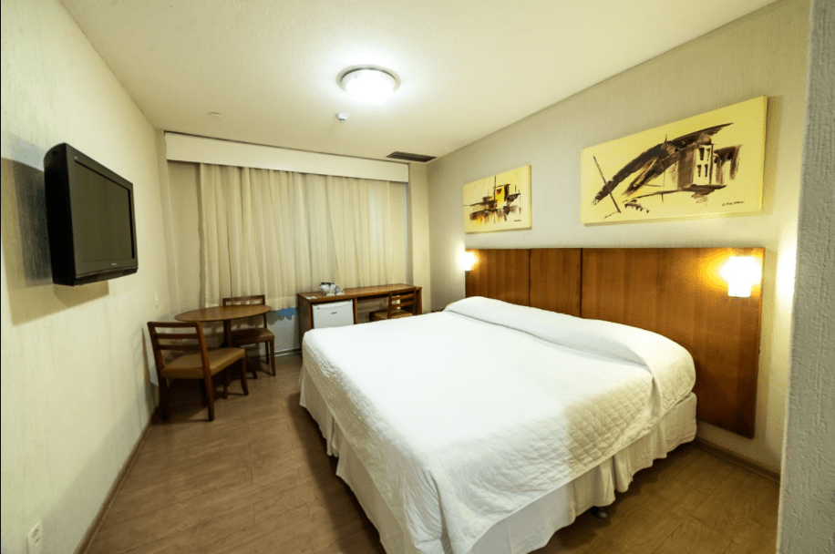 Quarto de Hopspedagem com muito confoto do Hotel Praia Centro